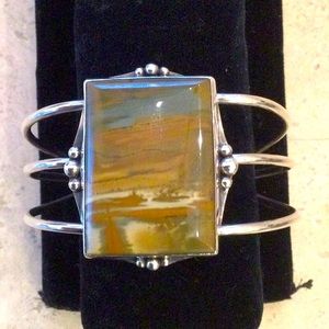 Jim Hayes artist made Sterling silver and agate cuff bracelet